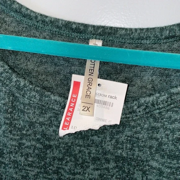 Forgotten Grace Top - Picture 2 of 2